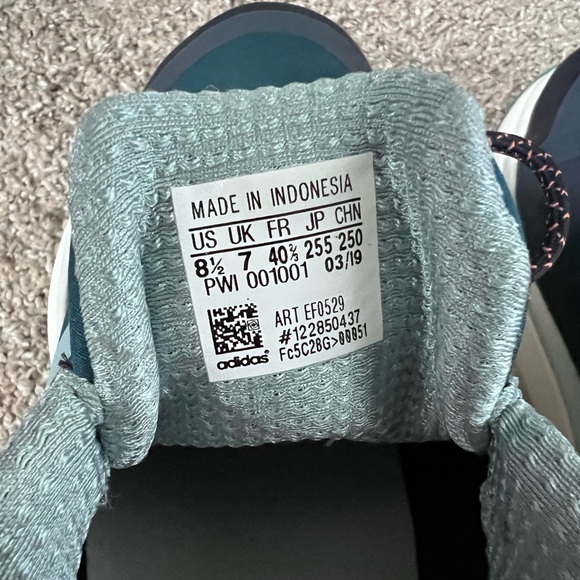 Women’s Adidas Tennis Shoes Cloud Foam - Picture 3 of 3